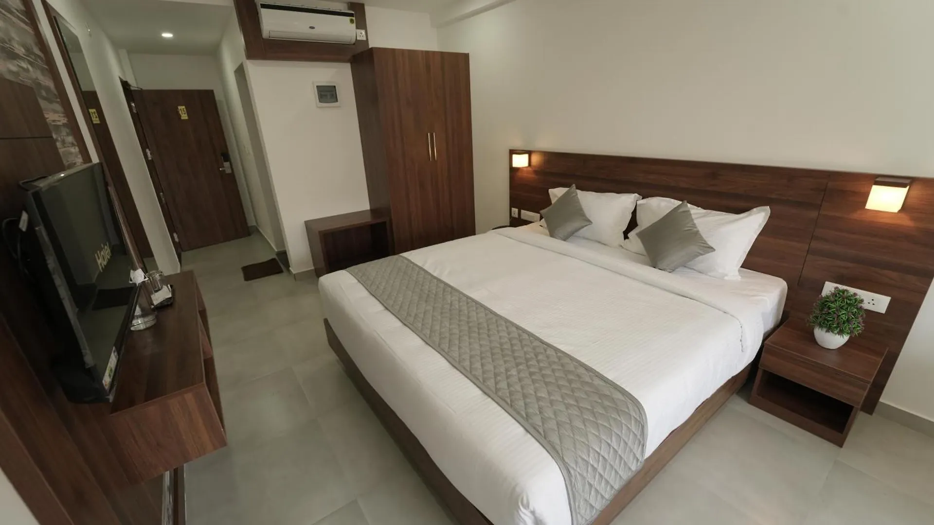 Georjoys Hotels & Resorts Kalpetta